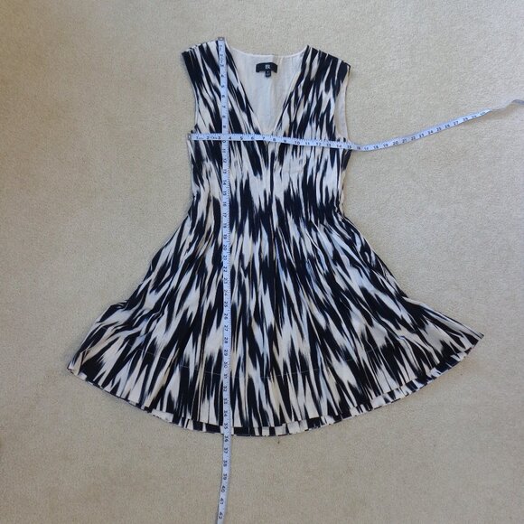 Banana Republic Cici Poplin Black White V Neck Mini Dress with Pockets Size 6 - Picture 6 of 9